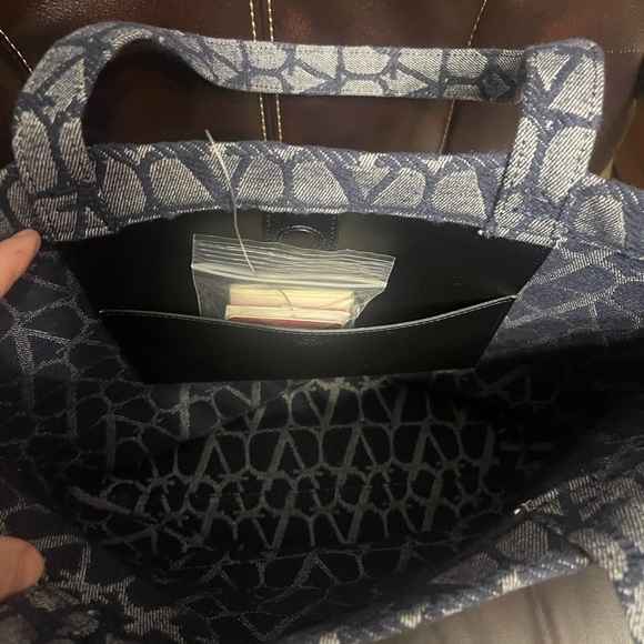 Valentino Garavani Denim Tote with Dust bag - Picture 4 of 4